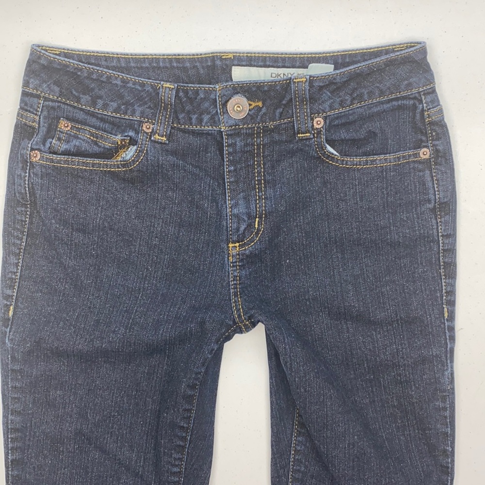 DKNY Jeans, 6                        RK1-222